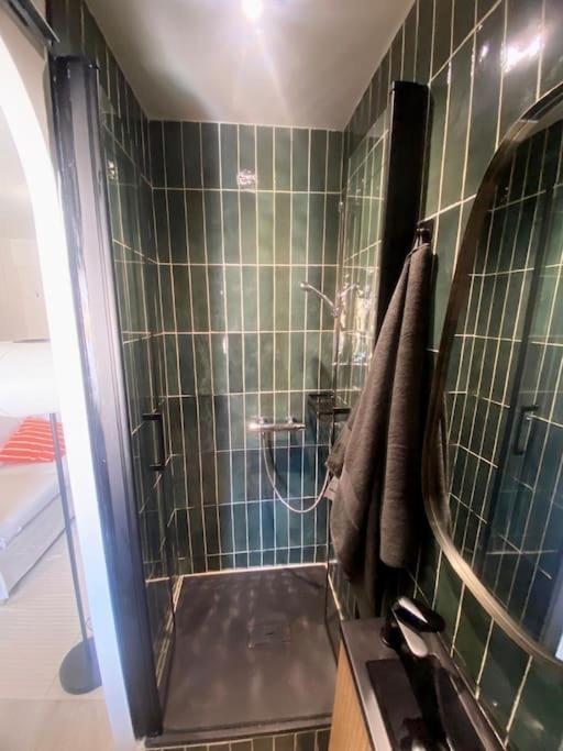 Le 23, Cocon Dans Le Centre Historique Apartment มงโตบ็อง ภายนอก รูปภาพ